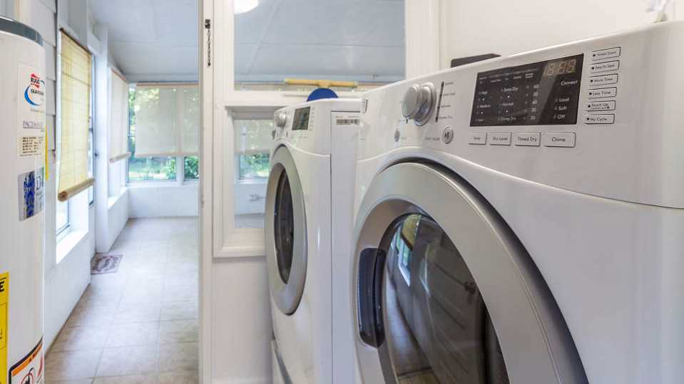 24 Lancaster Ter, Hampton, VA 23666